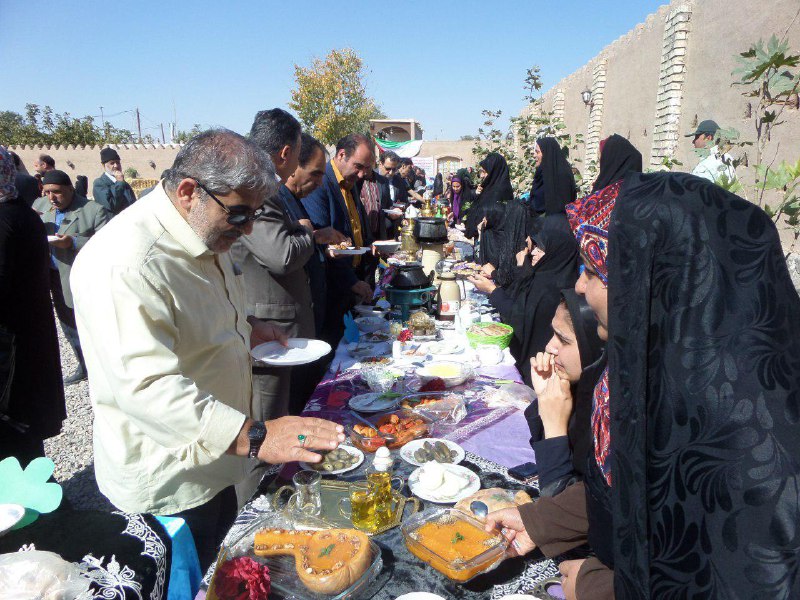 برپایی نذرواره غذاهای سنتی در رادکان چناران