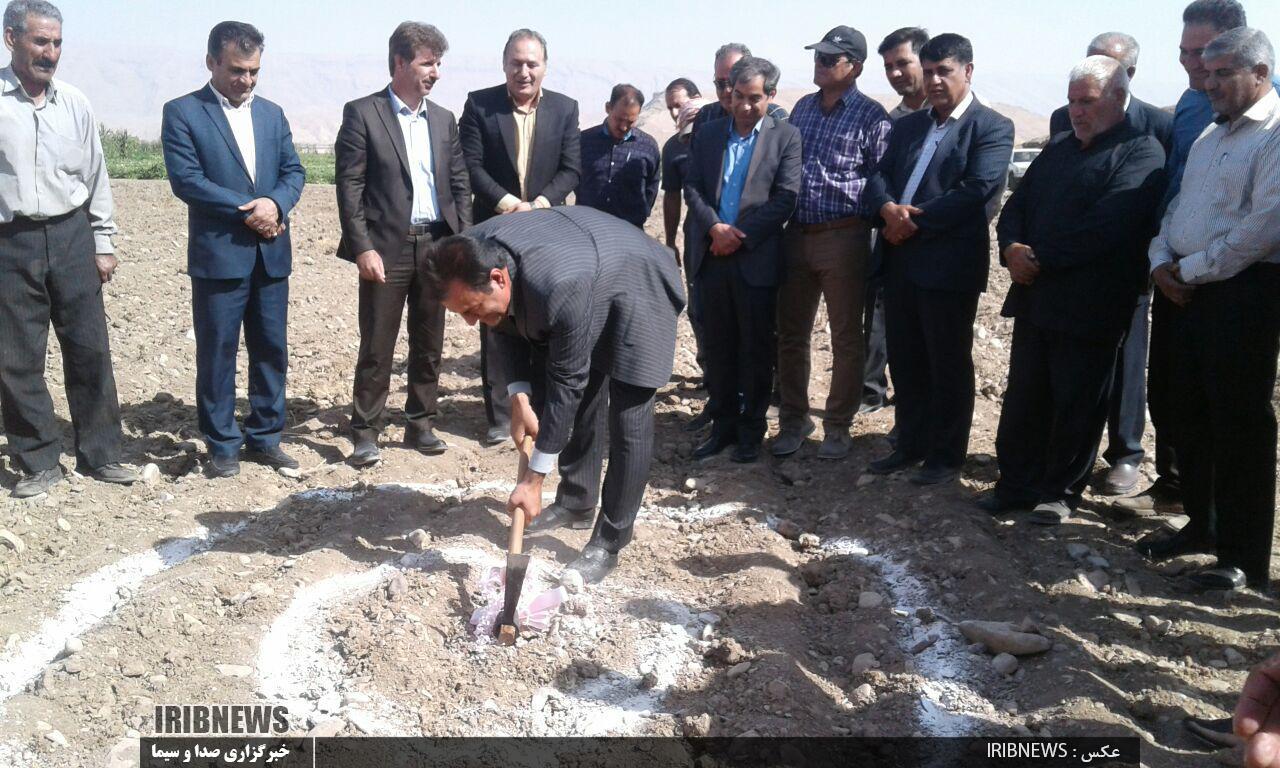 کلنگ زنی طرح سیصد هکتاری آبیاری تحت فشار در اراضی دیم روستای شیخ مکان دره شهر