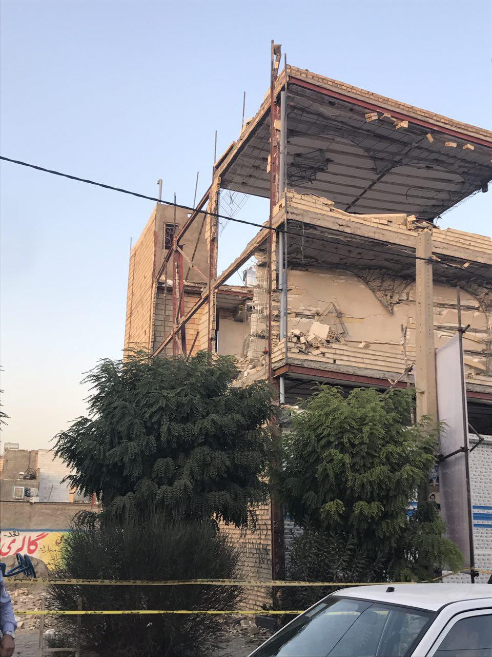 ریزش ساختمان سه طبقه در شهریار + گزارش
