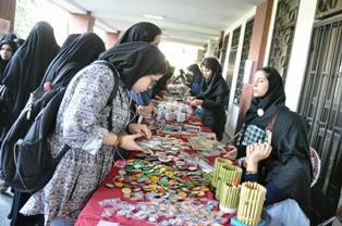 برگزاری بازارچه خیریه دانشجویی در دانشگاه مازندران