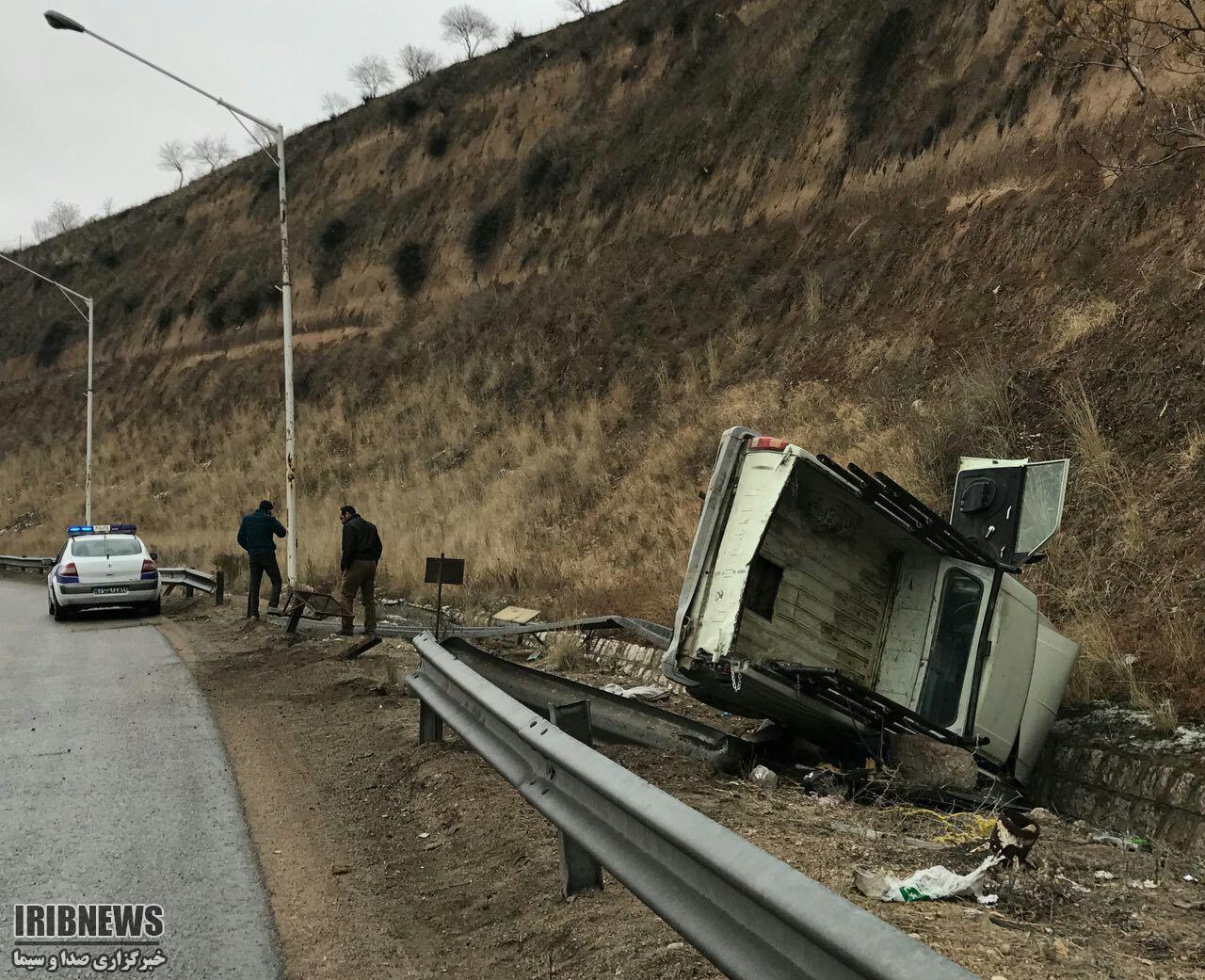 وقوع پنج سانحه رانندگی در اثر بارندگی و لغزندگی جاده