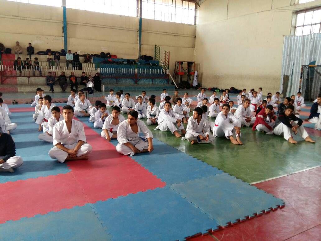 برگزاری مسابقات انتخابی تیم کاراته استان در لنده