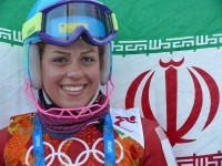 حمل مشعل المپیک زمستانی توسط بانوی اسکی باز فارس
