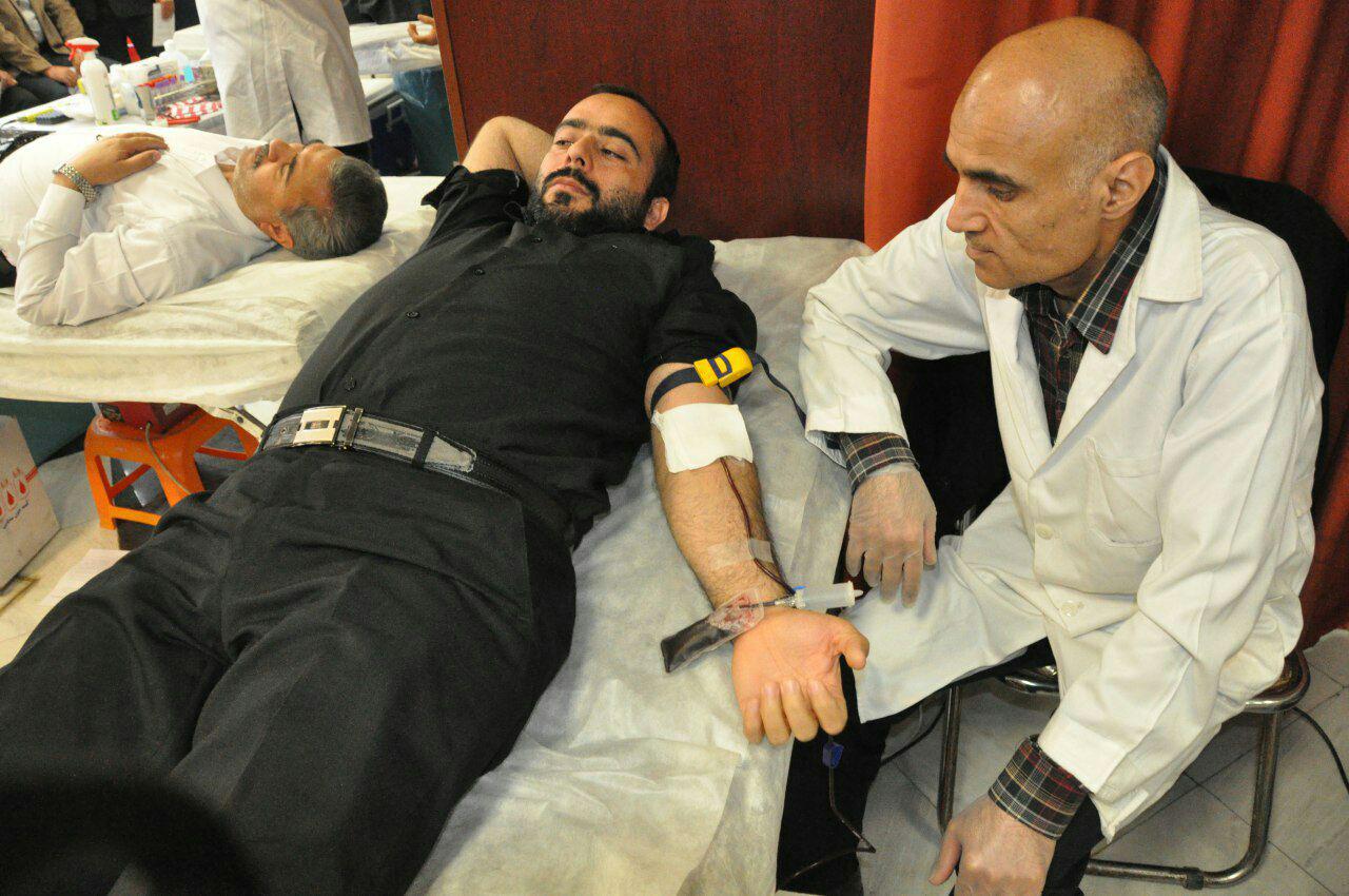 اهدای خون جمعی از کارکنان مخابرات خراسان رضوی به زلزله زدگان غرب کشور