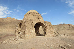 چهارطاقی نخلک در بخش انارک از توابع شهرستان نایین