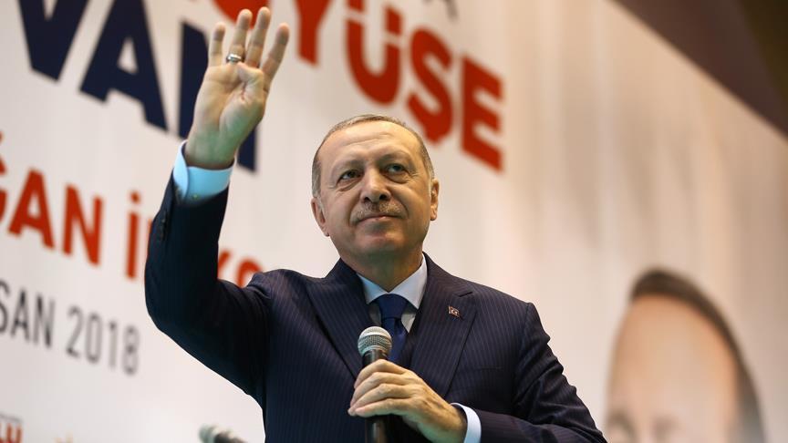 اردوغان: فرانسه تروريست‌ها را تشويق مي‌کند