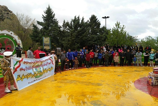 مراسم پیاده روی خانواده‌های کارکنان ارتش در کرمانشاه برگزار شد