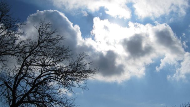 آسمان آفتابی گیلان در نخستین روز زمستان