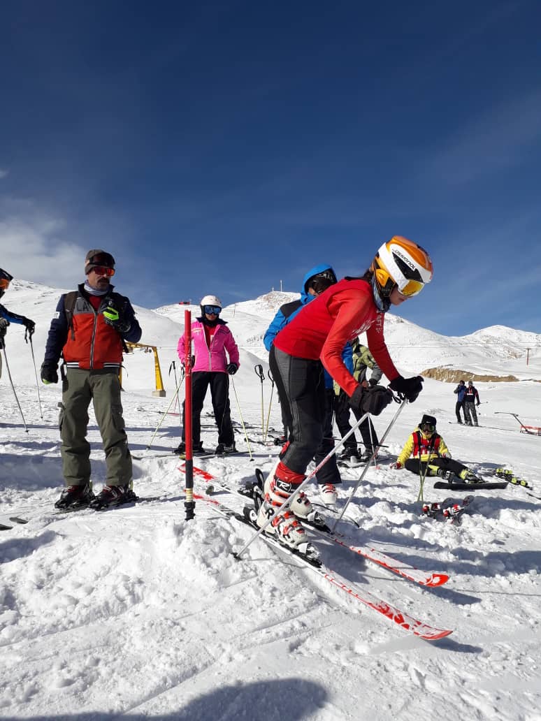 رقابت ورزشکاران فارسی در رقابت‌های اسکی