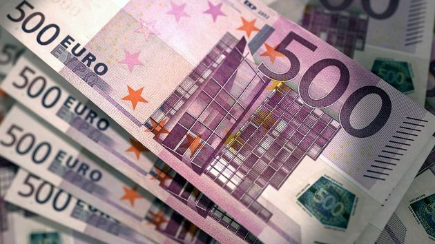 کاهش قیمت رسمی یورو