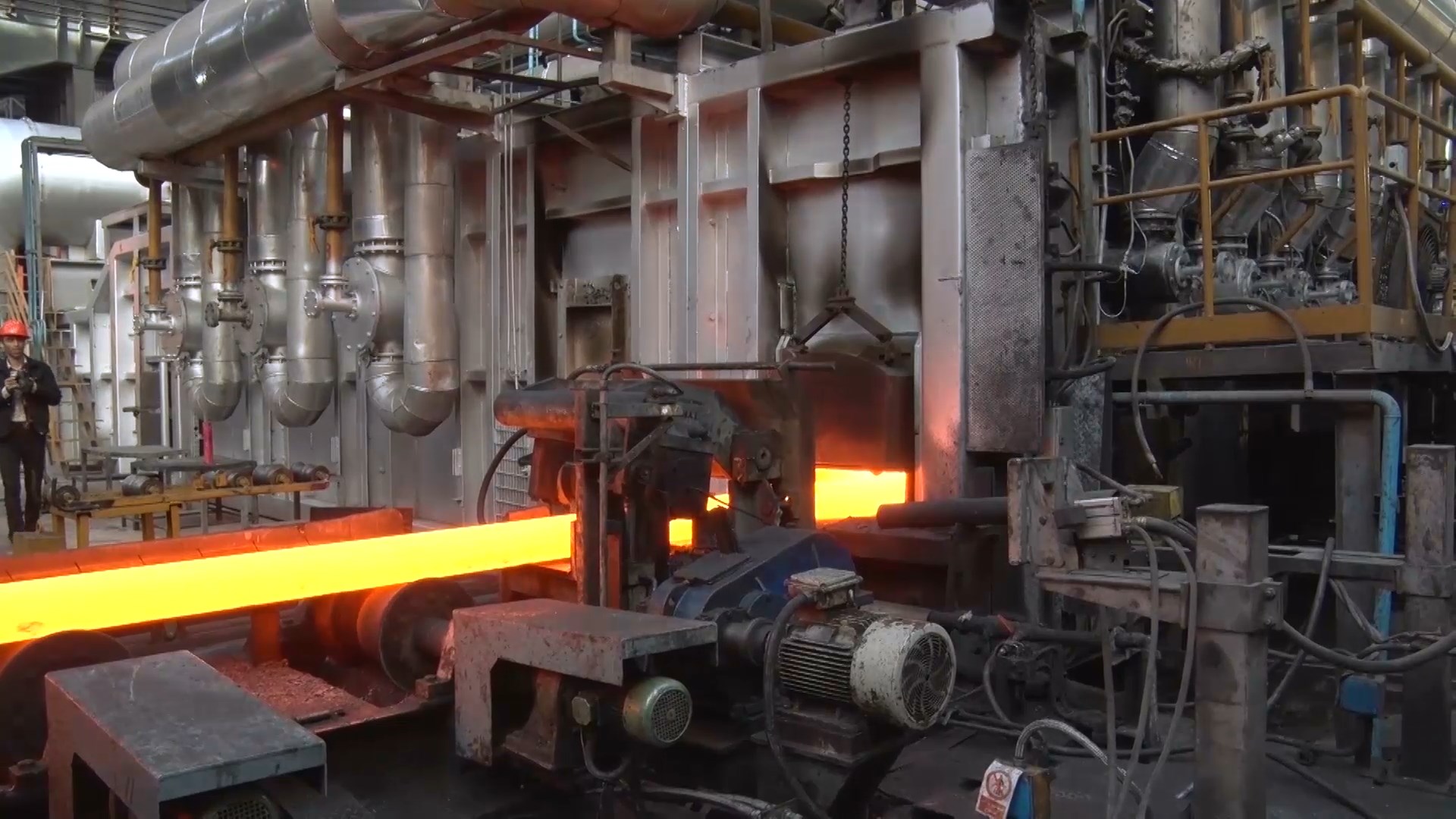 تولید سالانه 900 هزار تن انواع شمش فولادی و قطعات صنعتی
