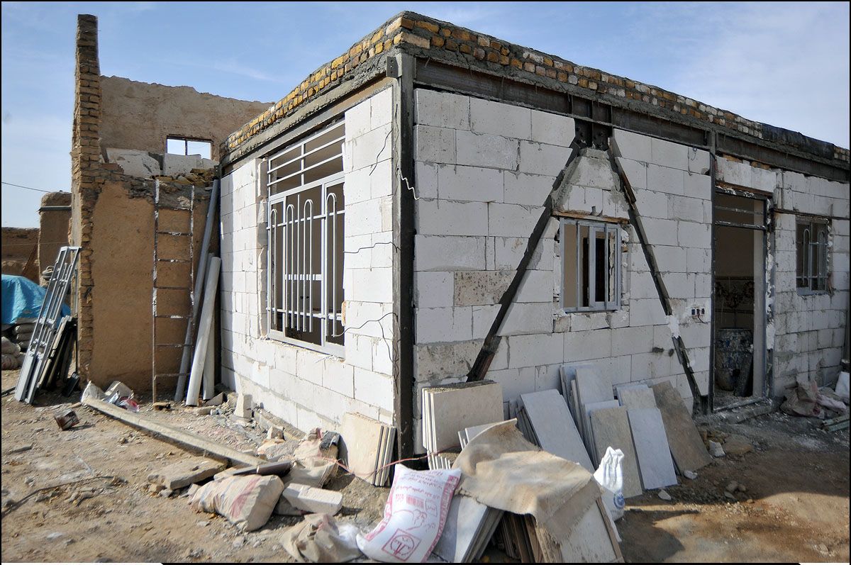ساخت ۳۰ هزار خانه در مناطق زلزله کرمانشاه