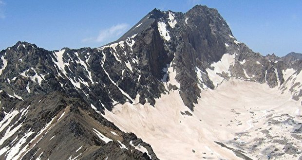 اجرای طرح پایش یخچال‌های طبیعی کشور در علم کوه