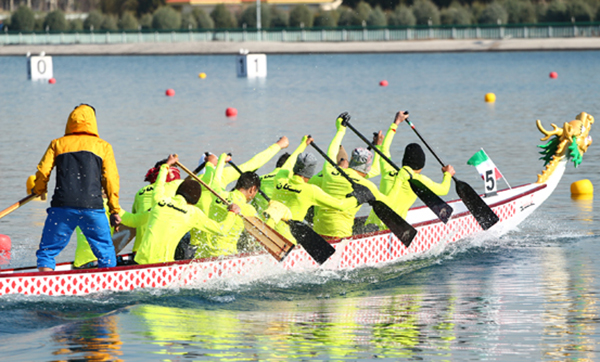 رژه ورزشکاران قایقران در دریاچه آزادی