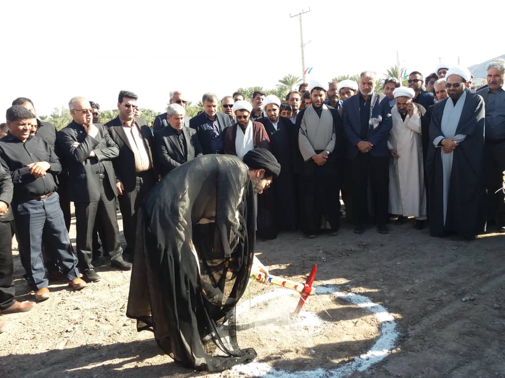 آغاز ساخت مسجد وحسینه فاطمیه در بخش احمدی