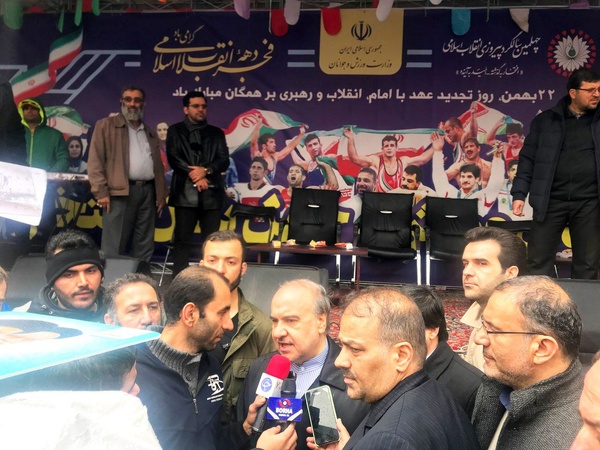 حضور وزیر ورزش و جوانان در راهپیمایی ۲۲ بهمن