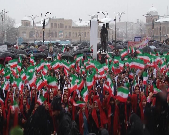 جشن تماشایی چهل سالگی انقلاب در همدان