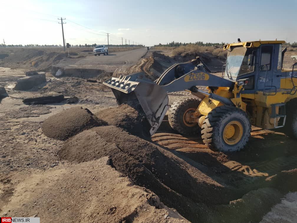 بازگشایی راه ارتباطی107 روستای سیل زده وبرفگیر جنوب کرمان