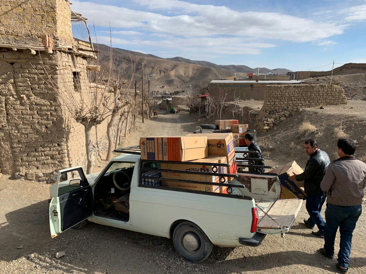 اهداء بخاری گازی به تعدادی ازنیازمندان روستایی