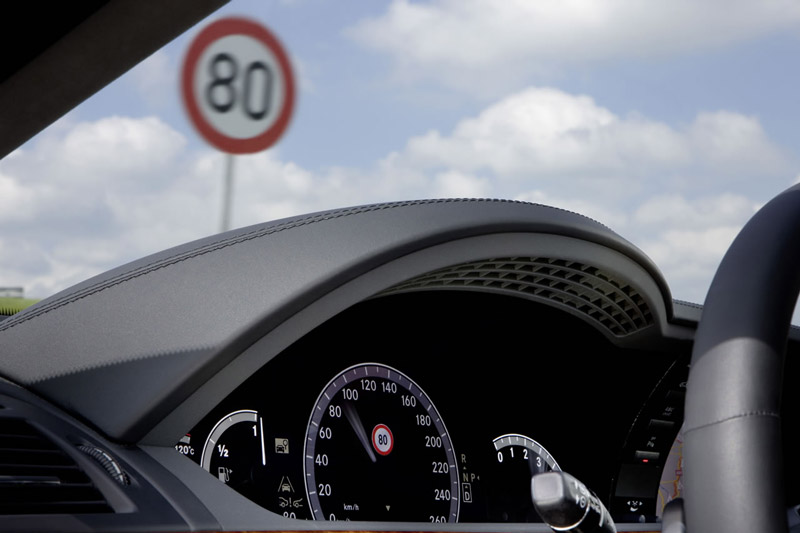 افزایش ایمنی سفر و کاهش آسیب تصادفات با کنترل سرعت