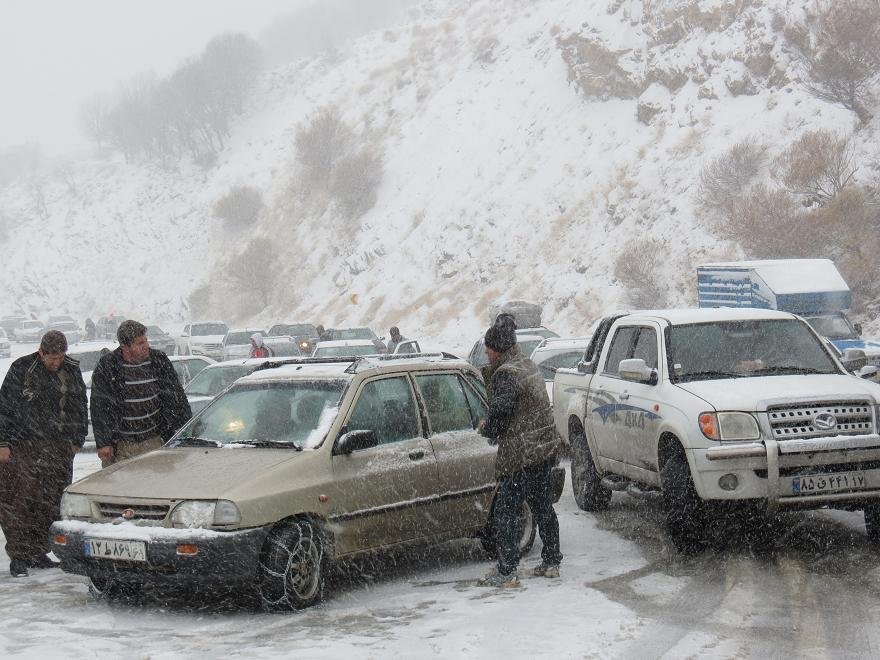 تردد در گردنه خان بانه فقط با زنجیر چرخ