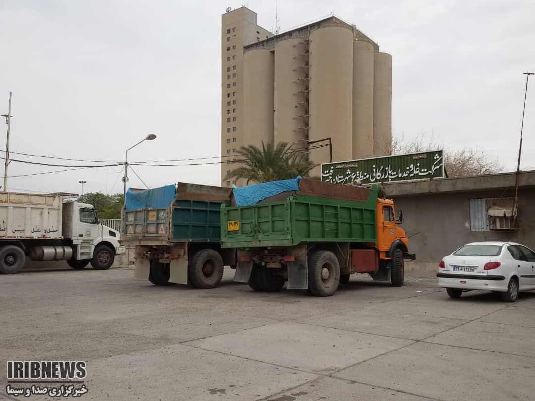 ذخیره سازی اولین محصول گندم کشور در استان کرمان