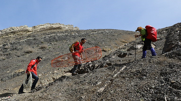 نجات مرد گرفتار در ارتفاعات  اردستان
