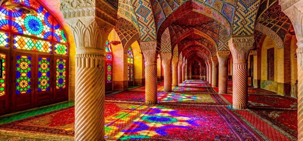 ویژه برنامه شب خاطره‌ها در مسجد رنگ و نور شیراز