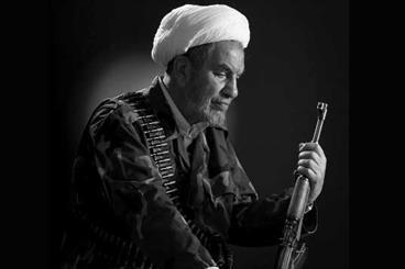 بنیانگذار کبیر انقلاب اسلامی: همه باید مثل آقای حسنی مسلح شوند.