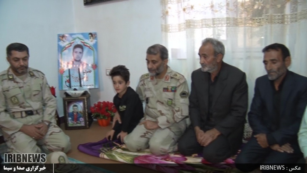 دیدار فرمانده مرزبانی کشور با خانواده شهید مرزبان در بیله سوار