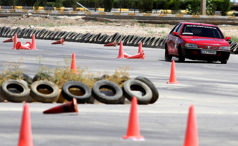 درخشش ورزشکاران گیلانی در مسابقات اتومبیلرانی کشور