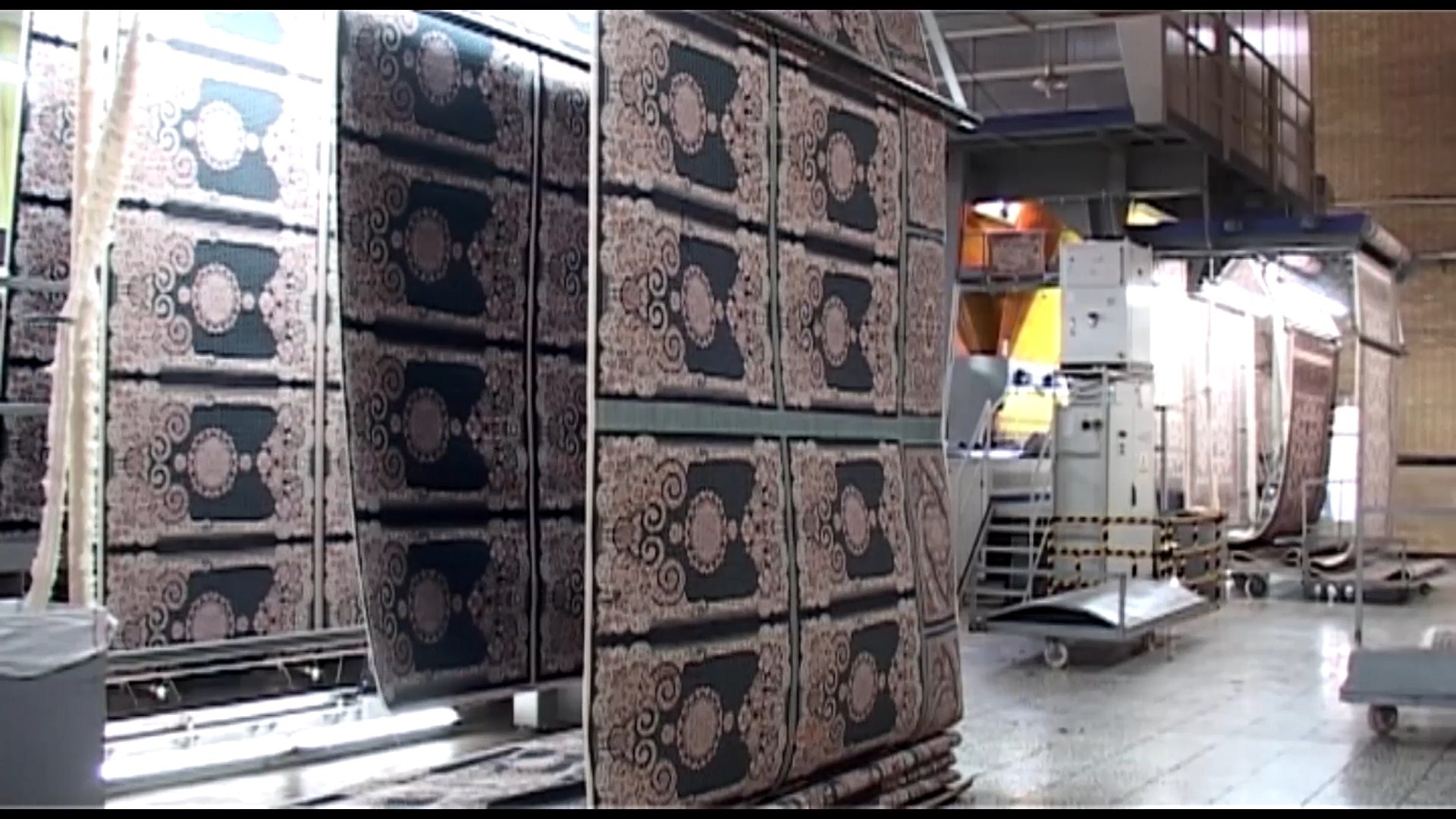تنها راه کوتاه مدت حل مشکلات  صنعت فرش ماشینی در آران و بیدگل