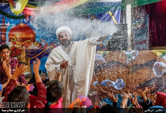 ارائه خدمات فرهنگی و بهداشتی گروه جهادی آستان شاهچراغ (ع) در مناطق محروم شیراز+ عکس