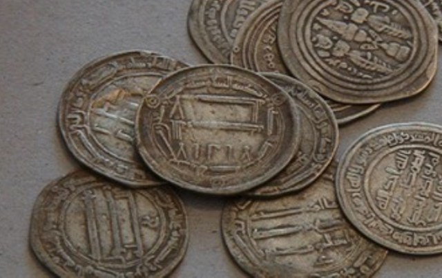 کشف سکه‌های تاریخی در شهرستان فسا