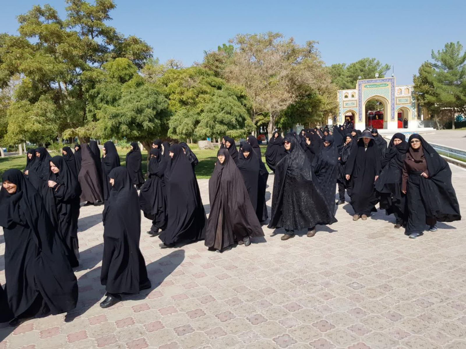 برگزاری اردوی زیارتی و سیاحتی خانواده ایثارگران مشهدی به شهرستان کاشمر