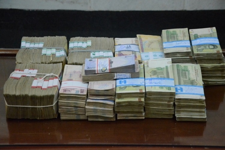 استرداد 590 میلیون ریال وجه نقد به صاحبش توسط مامور وظیفه شناس پلیس