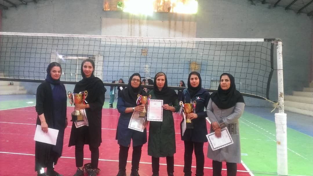 درخشش تیم شیراز در  مسابقات والیبال دختران فارس در آباده