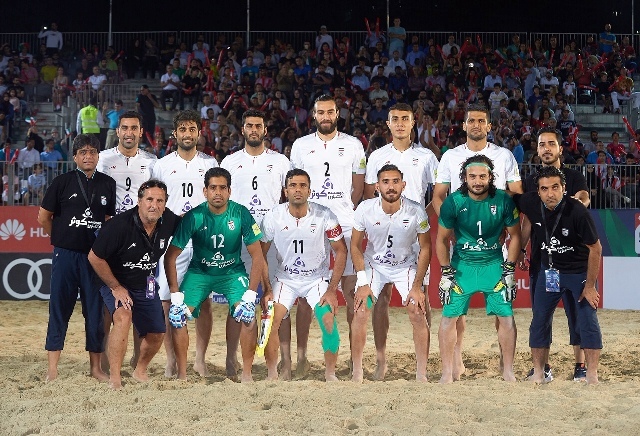 رقابت ساحلی بازان فوتبال در گروه دوم