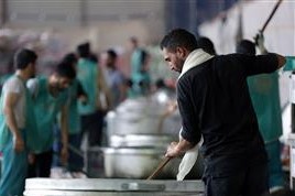 طبخ و توزیع  60  هزار وعده غذای گرم در مرز شلمچه