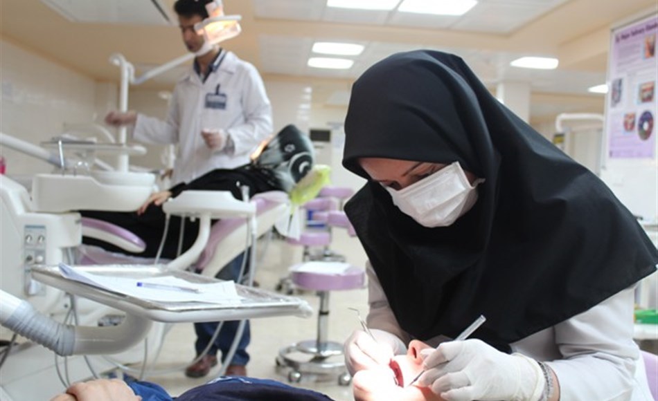 ارایه خدمات رایگان دندانپزشکی به دانش آموزان لامرد