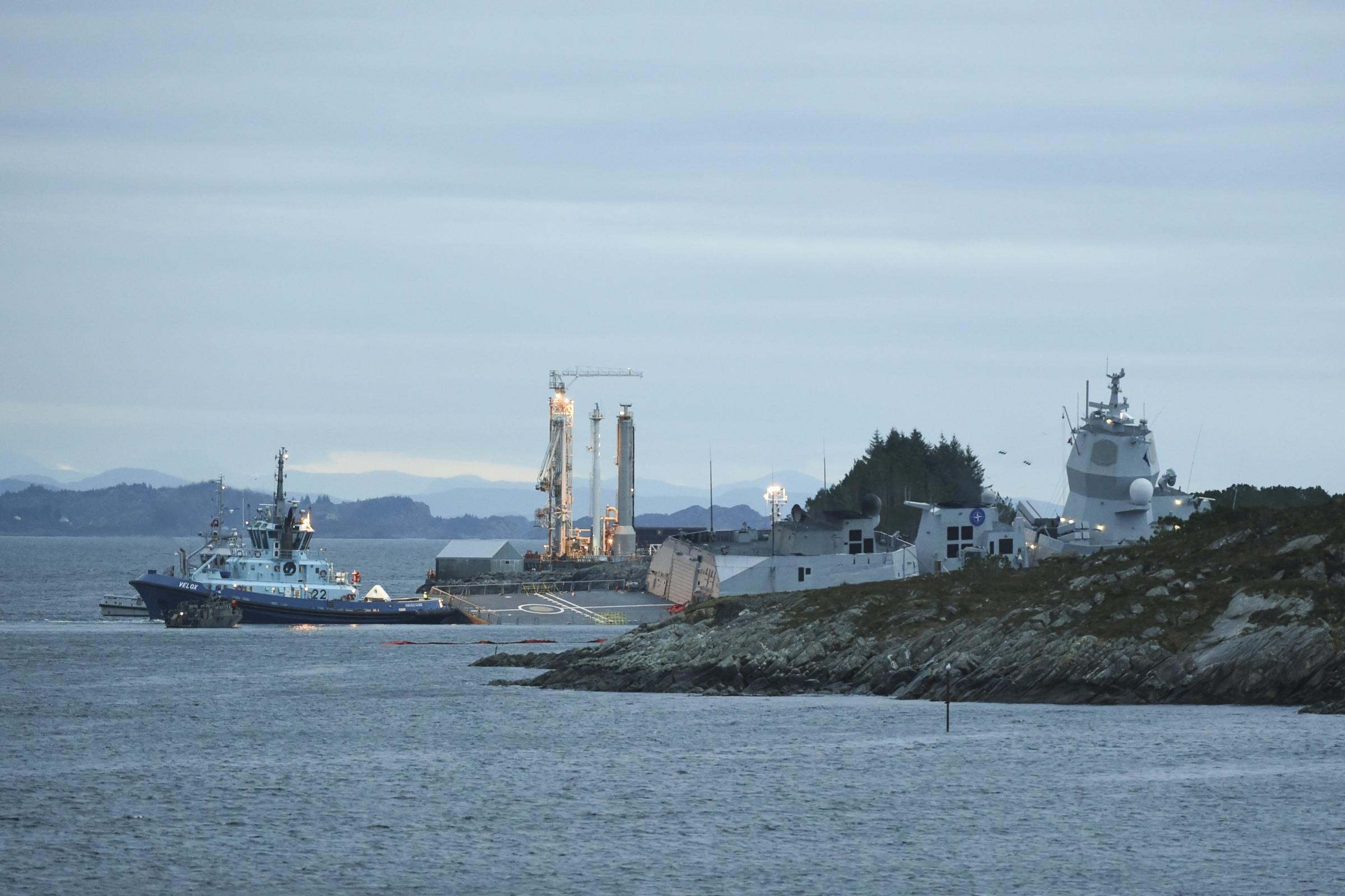 تعطيلي تاسیسات نفتی نروژ در پی برخورد یک نفتکش با یک ناوچه