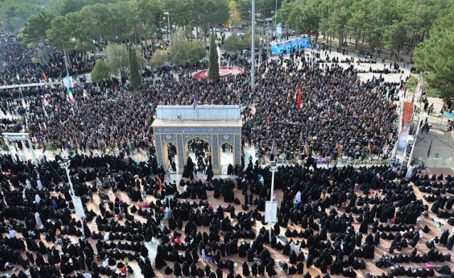 پیاده روی دو هزار نفر از اهالی کوهسرخ به‌سمت کاشمر برای برگزاری عزاداری