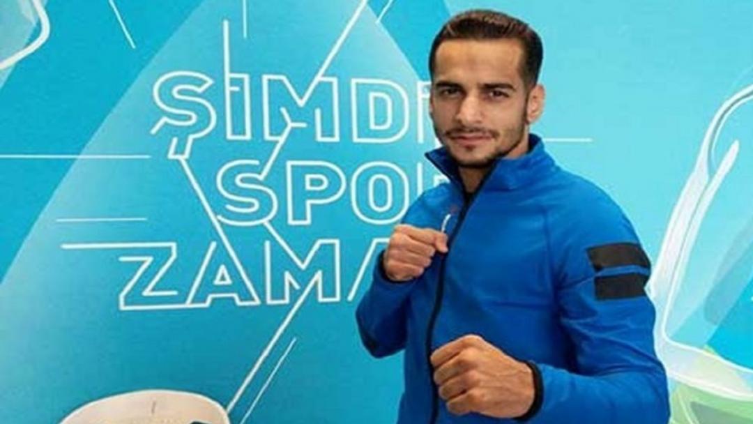 نشان برنز رقابت‌های جهانی کاراته گردن آویز ورزشکار کرمانشاهی