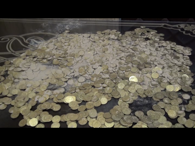 کشف 1800 سکه تقلبی در شبستر