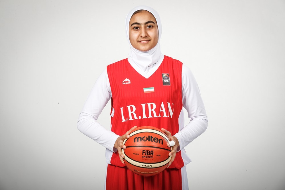 نخستین برد دختران بسکتبالیست ایرانی
