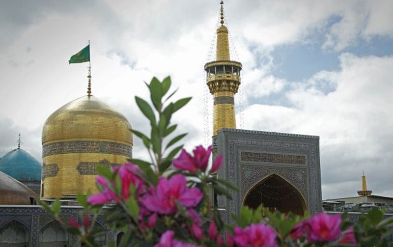 زائران حرم رضوی میلاد حضرت امام حسن عسکری (ع) را جشن گرفتند