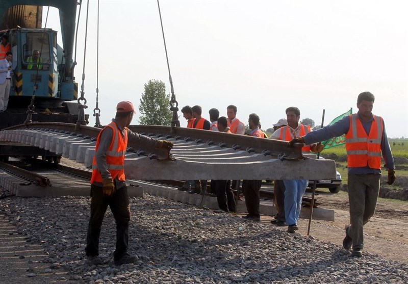 عملیات ریل گذاری راه آهن اقلید - یزد
