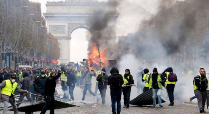 تلاش دولت فرانسه برای مقابله با جنبش ضد سرمایه داری