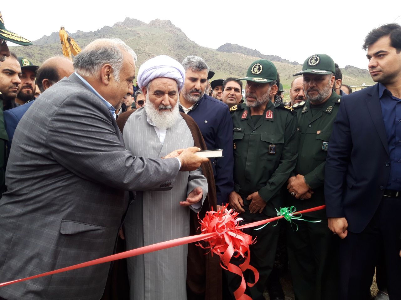 افتتاح پل روستای سیل زده علی آباد گروس در شهرستان صحنه