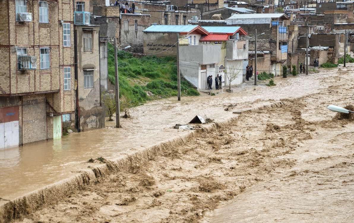 همت افغانستانیهای مقیم مشهد در یاری رساندن به سیل زدگان